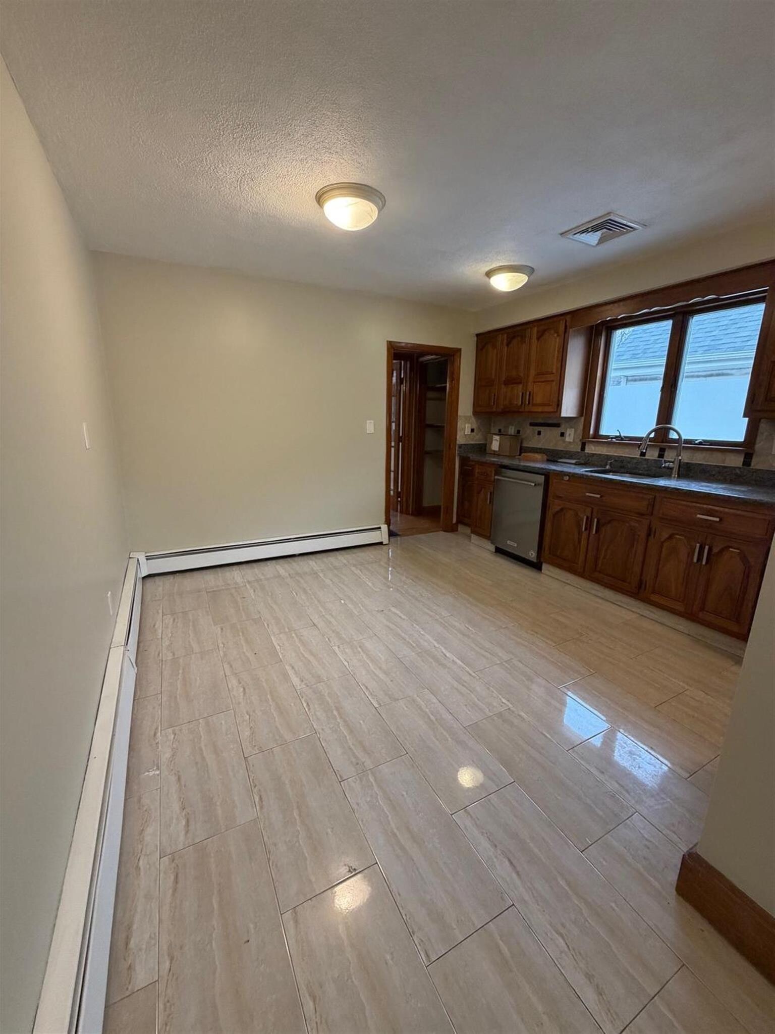 Building Photo - 33 Lafayette St