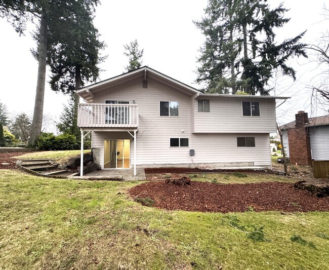 Building Photo - 202 Vashon Ave SE