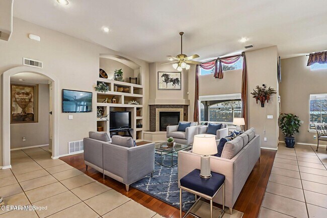 Building Photo - 312 Desert Garden Dr