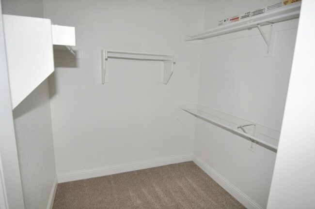 Building Photo - Wonderful 3-2-2 with Study in Northlake, N...