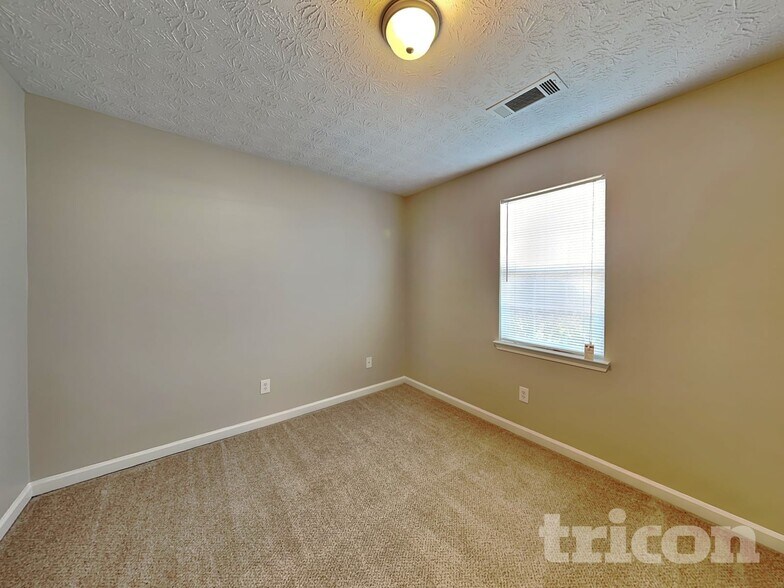 Building Photo - 160 Brighton Dr