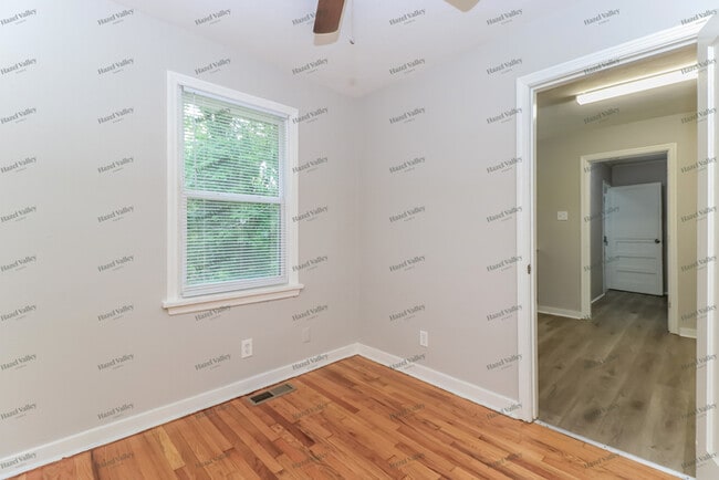 Building Photo - 230 S Marguerite Ave