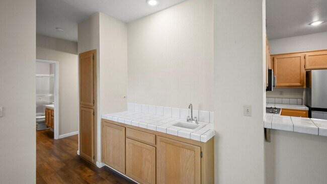 Building Photo - 4 BR/3BA Home in Laurel Creek with Park-Like Backyard!