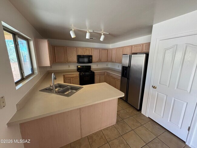 Building Photo - 770 W Firehawk Dr