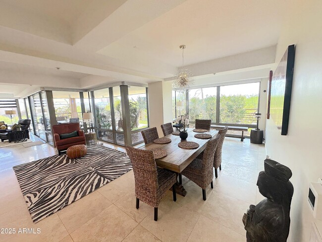 Building Photo - 7117 E Rancho Vista Dr