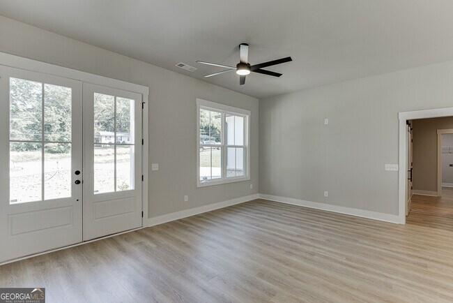 Building Photo - 125 Rains Rd