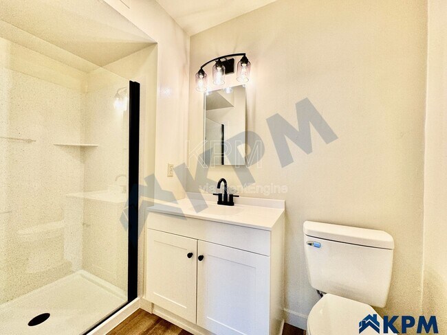 Building Photo - 8446 N El Dorado St