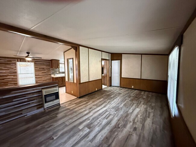 Building Photo - 14383 Yuma Rd