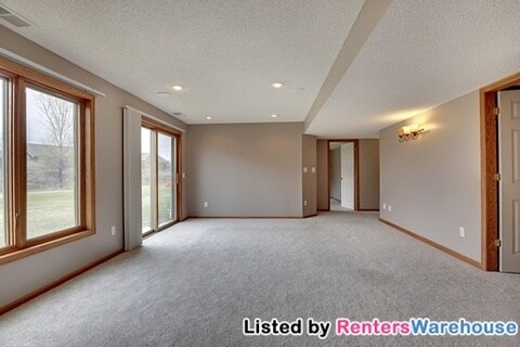 Building Photo - 2692 118th Cir NE