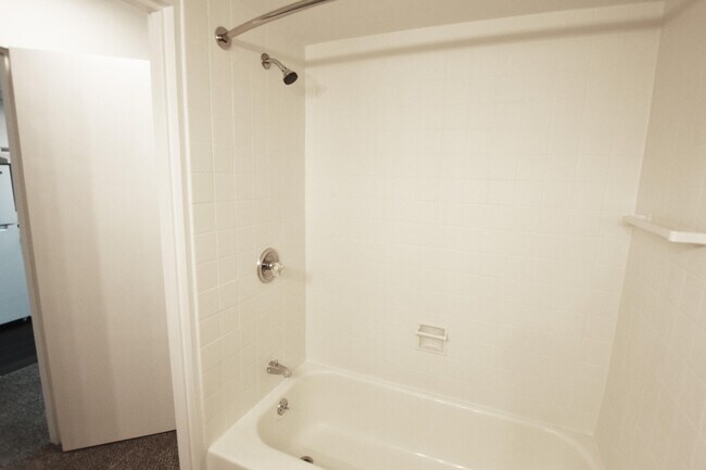 Building Photo - 555 E William St