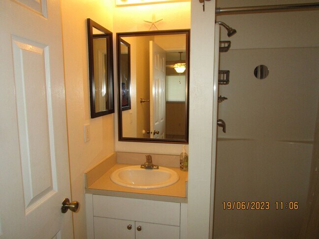 Building Photo - Avail Now-Lehigh Acres Duplex