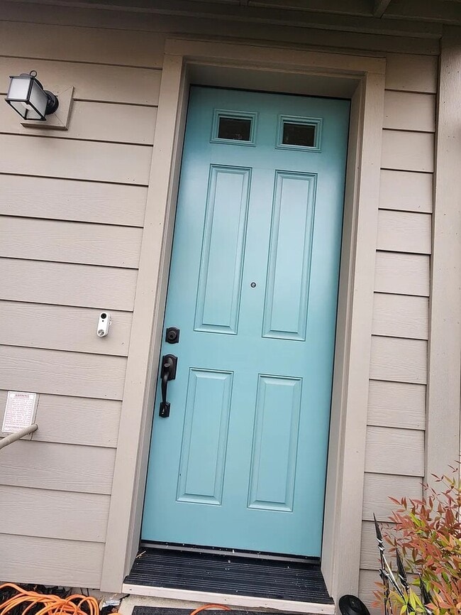 Building Photo - Bright & Cozy 1 Bed / 1 Bath Living Space ...