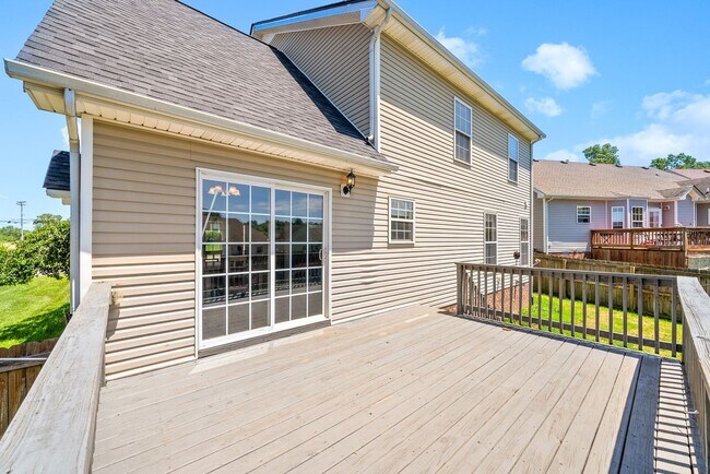 Building Photo - 680 Foxfield Dr