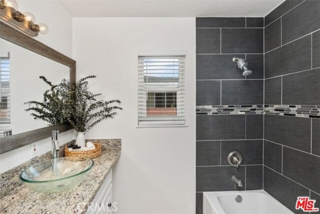 Building Photo - 4500 W Tiller Ave