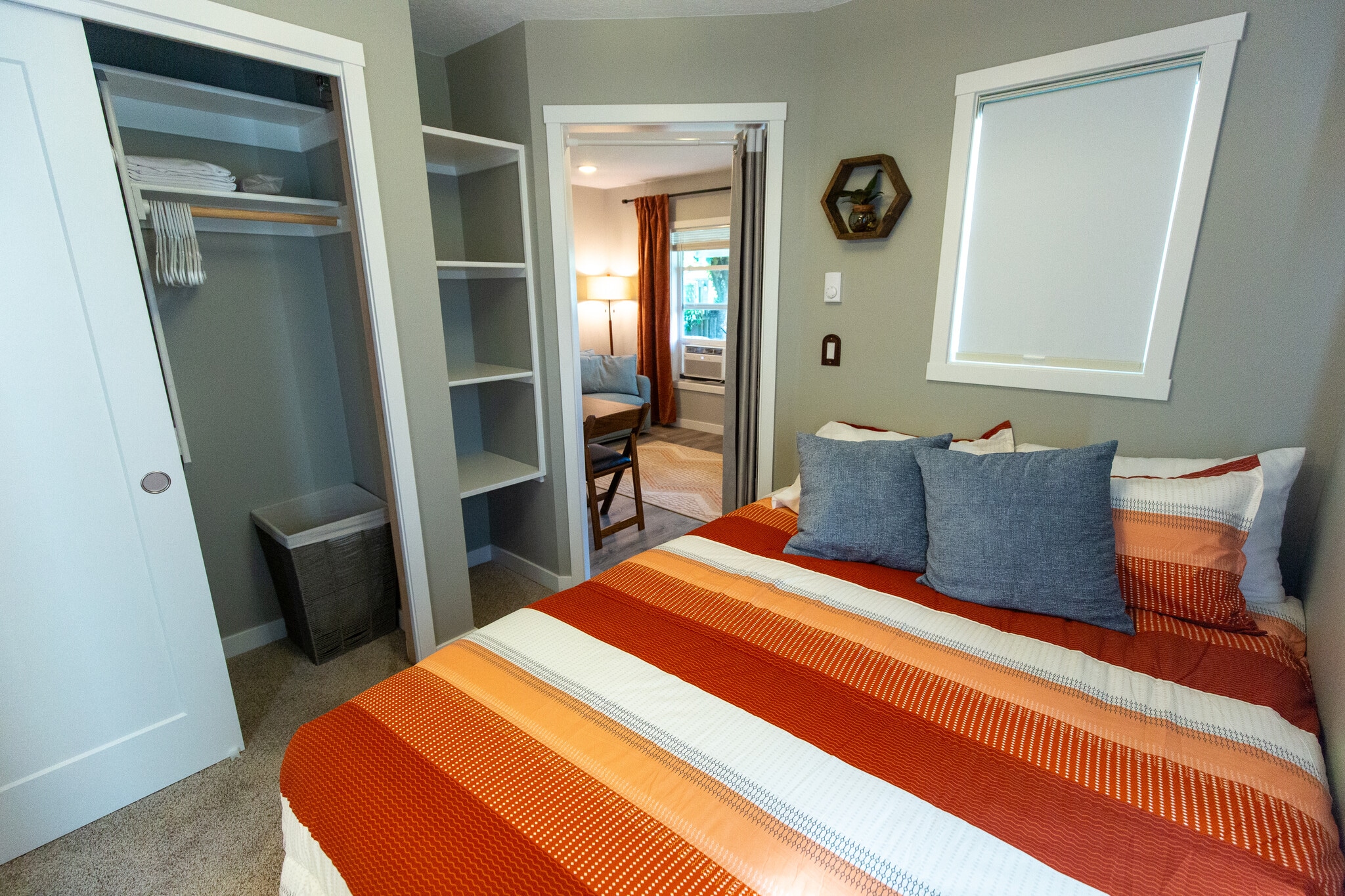 Building Photo - 5604 SE 97th Ave