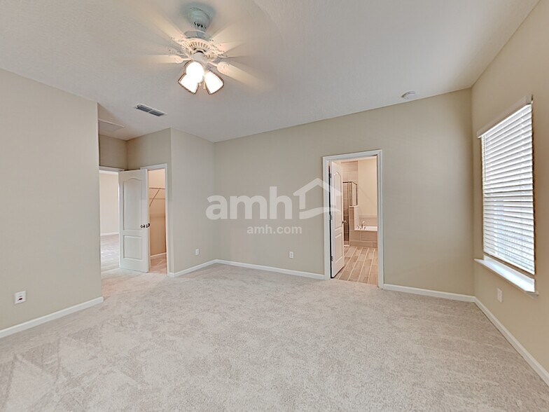 Building Photo - 450 Stone Arbor Ln