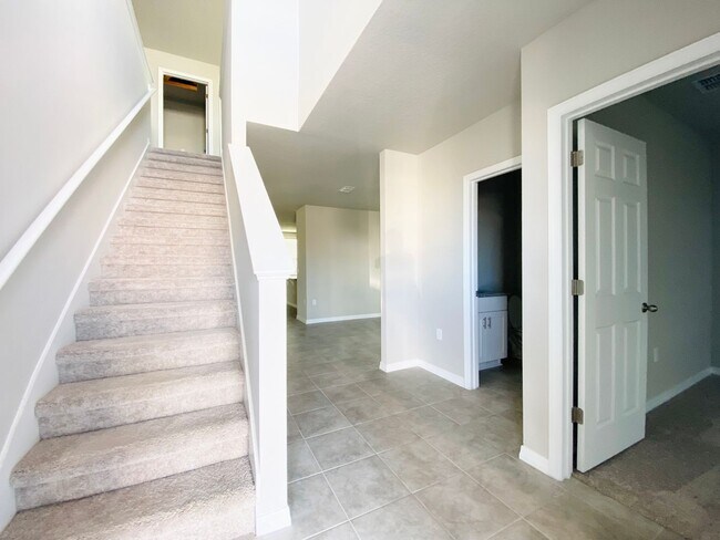 Building Photo - Home in St Cloud for Rent
