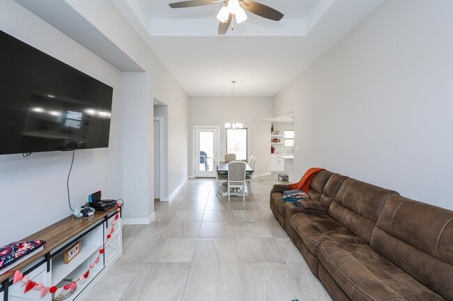 Building Photo - 1025 La Muralla St