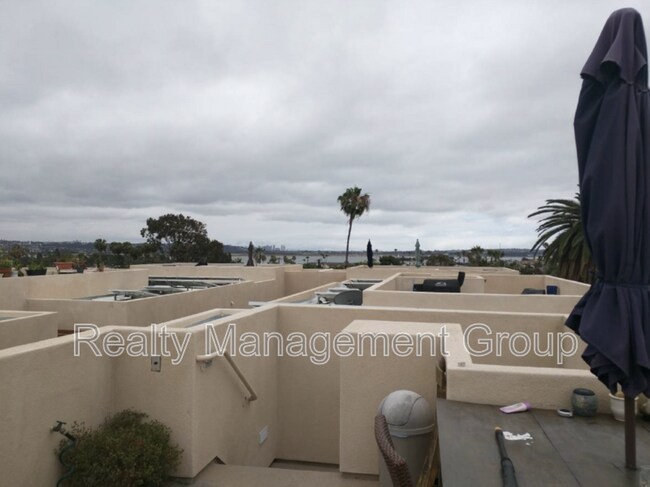Building Photo - 2018 Hornblend St