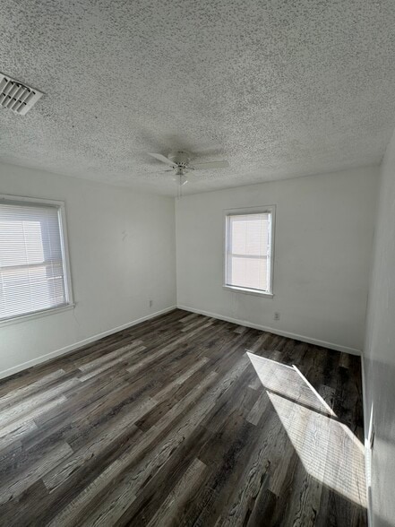 Building Photo - 5334 S 7th St