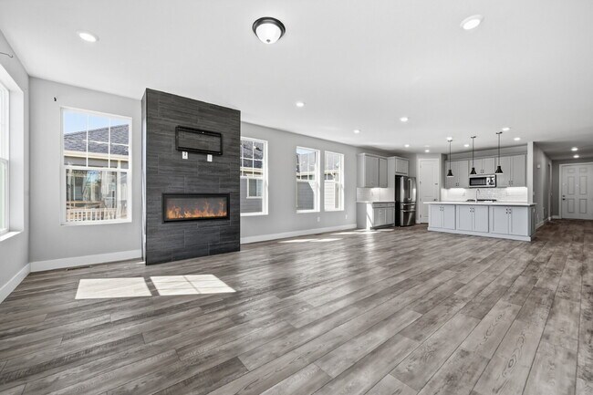 Building Photo - $3,040.95, $300 off the first month's rent, 3 Beds - 2 Bath, Single Family Home in Dacono with 3-...