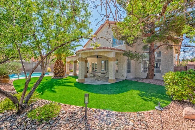 Building Photo - 800 Overview Dr