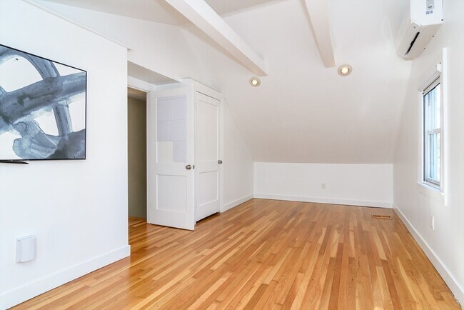 Building Photo - 7 Ferndale Rd