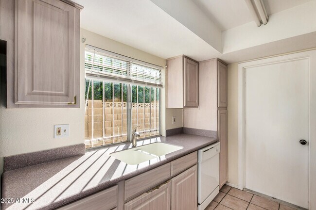 Building Photo - 16021 N 25th Dr