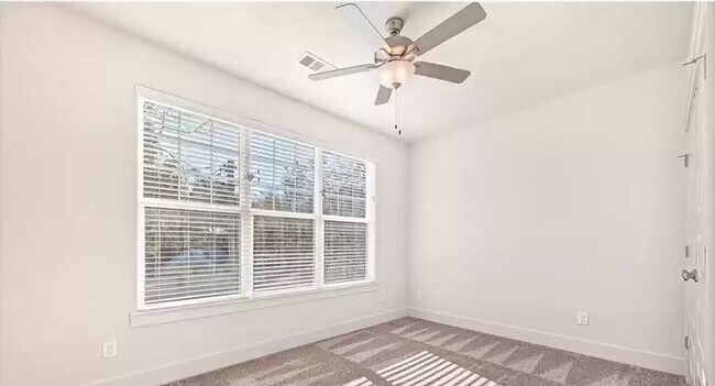 Building Photo - New construction in the heart of East Fayetteville!