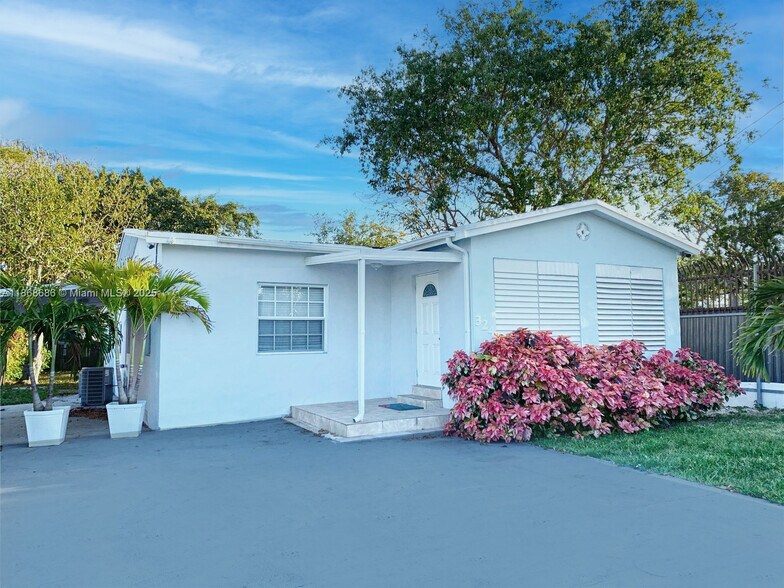 Primary Photo - 324 NW 52nd St