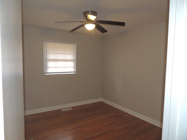 Building Photo - 145 Summerhill Rd