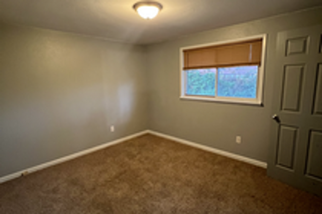 Building Photo - 5bd/2ba House in Tacoma
