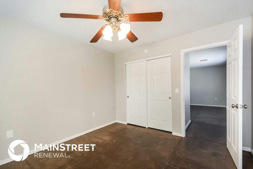 Building Photo - 2675 N Palo Verde Ave