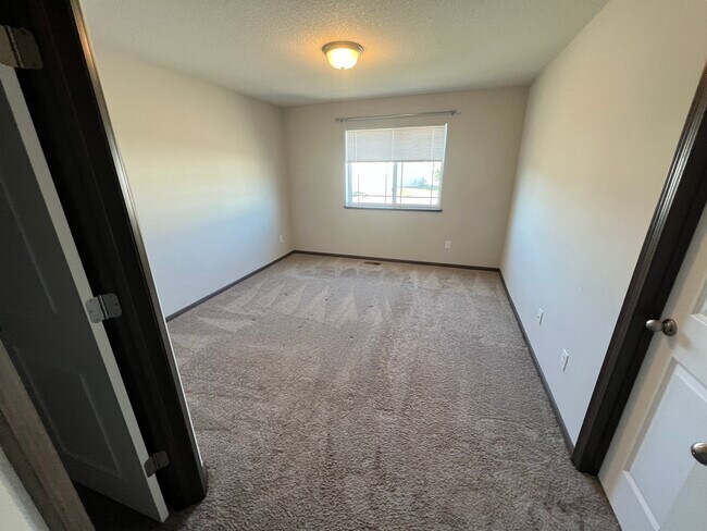 Building Photo - 5207 Foxfield Dr NW