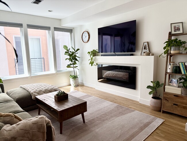 Building Photo - 4463 Tennyson St