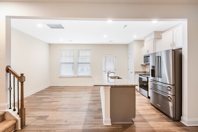 Building Photo - 3 Bedroom Townhome with Garage Angier