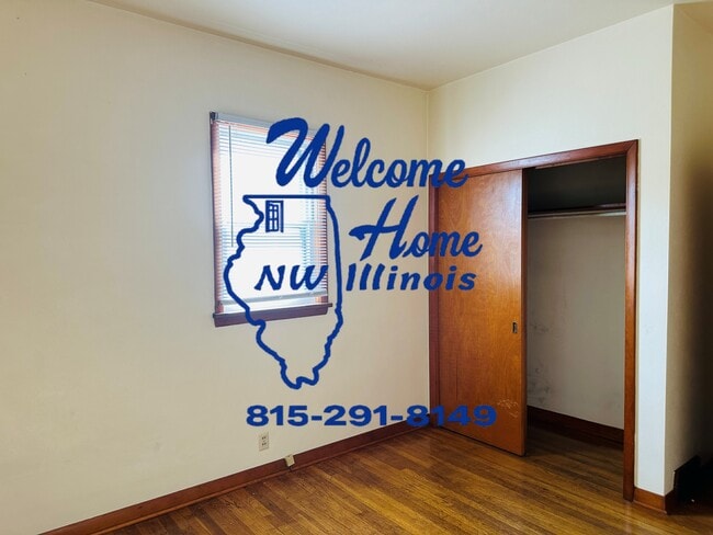Building Photo - 321 N Van Buren Ave