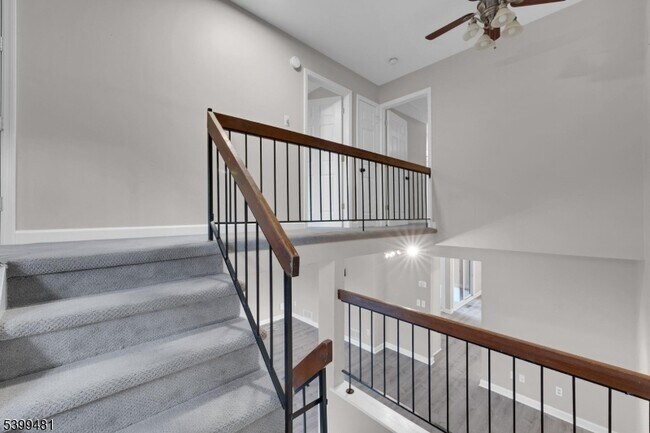 Building Photo - 107 Wimbledon Square