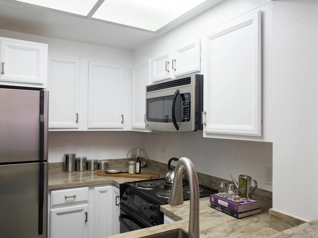 Building Photo - 101 Lombard St