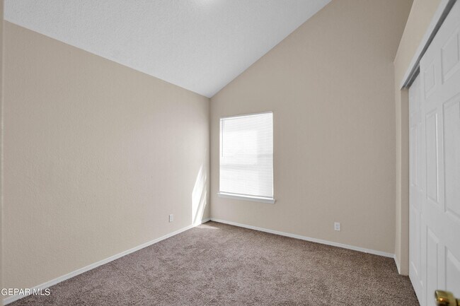 Building Photo - 11816 2 Towers Dr