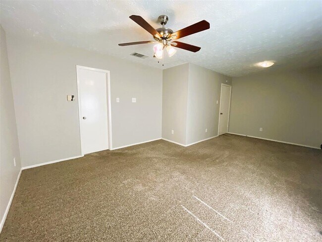 Building Photo - 19939 Edensborough Dr