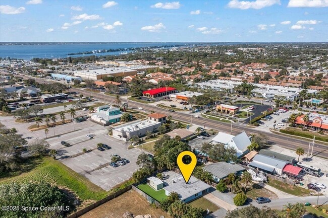 Building Photo - 711 Unity Dr