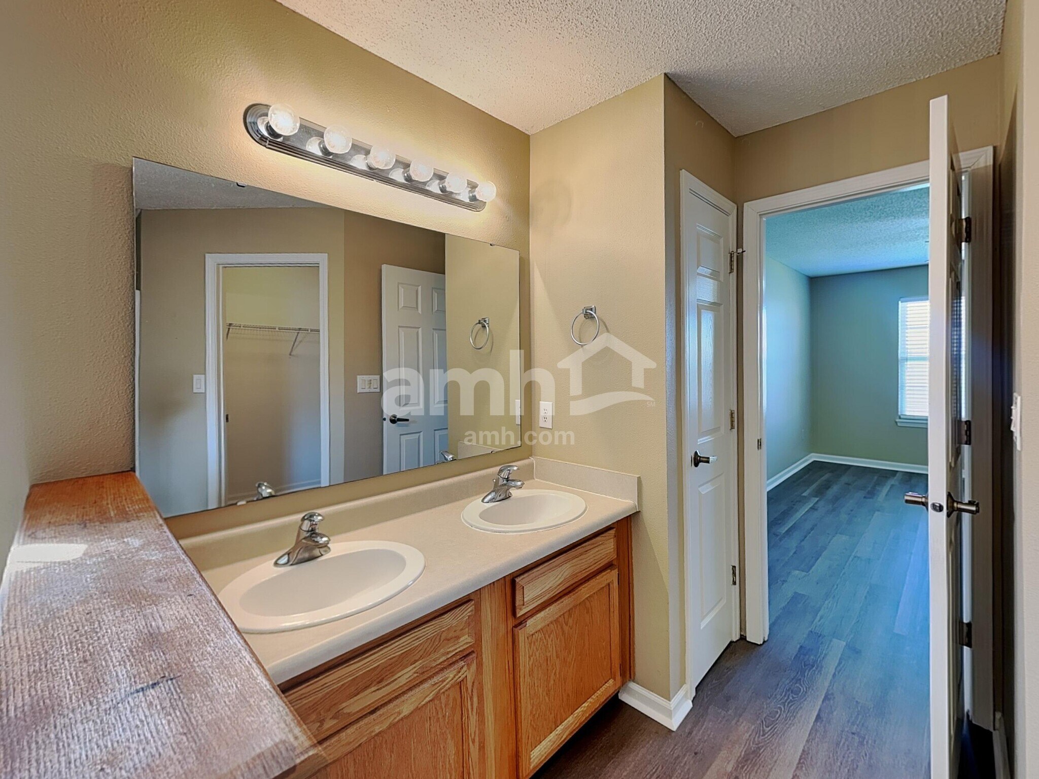 Building Photo - 1830 Eastfork Dr