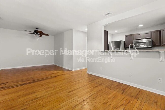 Building Photo - 86 Romney St