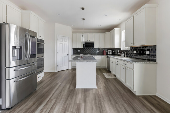 Building Photo - 12520 S Cherry Blossom Blvd