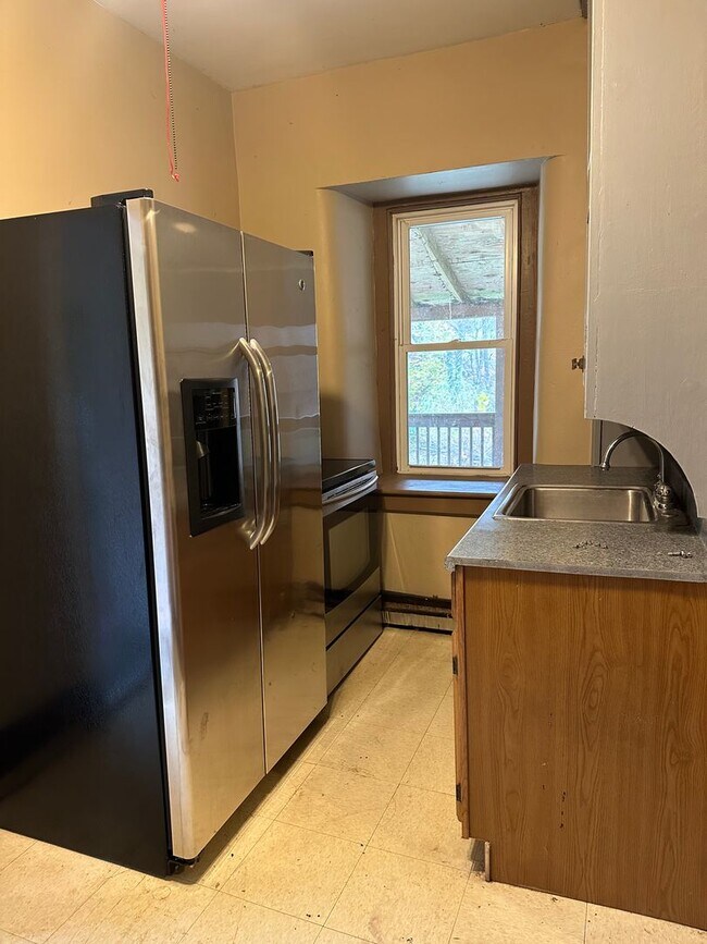 Building Photo - 3424 New Holland Rd