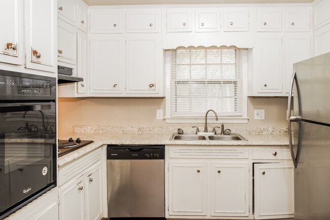 Building Photo - 3463 Darlene Cir NW