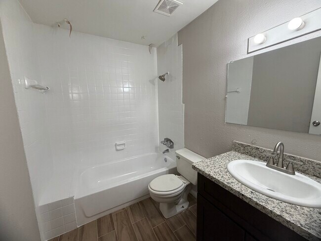 Building Photo - 10001 Westpark Dr