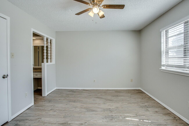 Building Photo - 1408 Aberdeen Ave