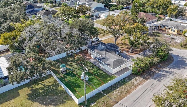 Building Photo - 2302 S Thixton Ct